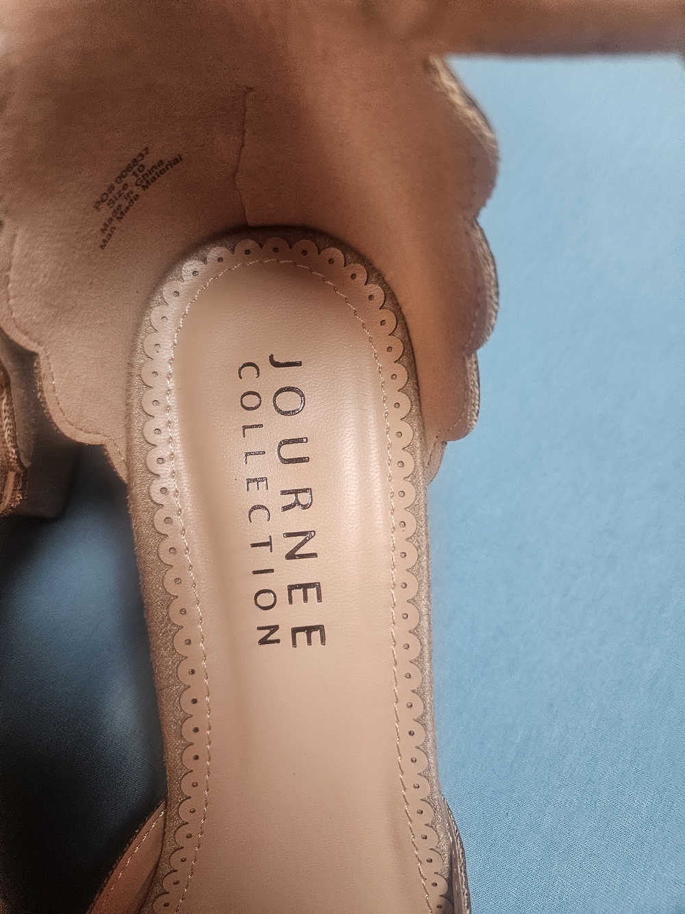 Journee Collection Women's Tan Scalloped Ankle Strap Flats - Picture 6 of 8